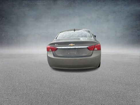 Used 2017 Chevrolet Impala LT w/ Convenience Package image 5