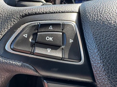 Used 2017 Ford Escape SE image 16