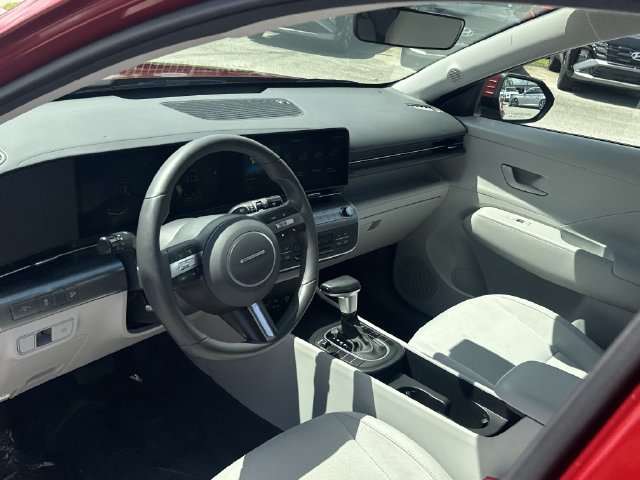 Certified 2025 Hyundai Kona SEL FWD image 15