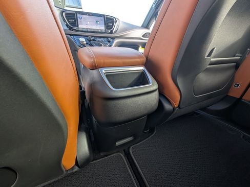 New 2026 Chrysler Pacifica Pinnacle w/ Trailer Tow Group image 46