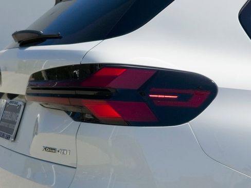 New 2026 BMW X5 xDrive40i w/ Executive Package image 4