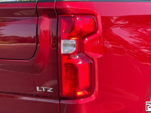 Certified 2025 Chevrolet Silverado 1500 LTZ AWD/4WD image 34