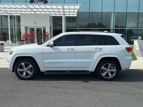 Used 2015 Jeep Grand Cherokee Overland AWD/4WD image 8