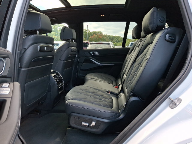 Used 2025 BMW X7 xDrive40i w/ M Sport Package AWD/4WD image 10