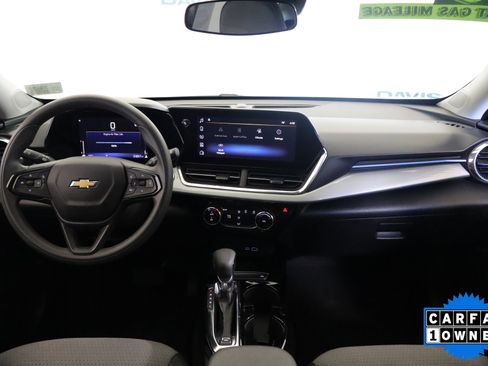 Used 2025 Chevrolet Trax LT image 15