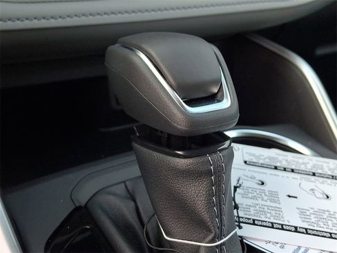 New 2026 Toyota Highlander XLE image 17