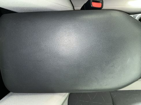 Used 2022 Toyota RAV4 XLE AWD/4WD image 23