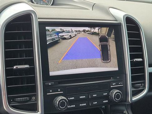 Used 2018 Porsche Cayenne Platinum Edition image 28