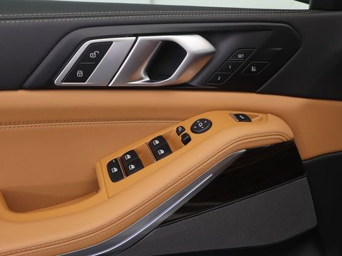 Used 2025 BMW X5 xDrive50e w/ Premium Package image 24