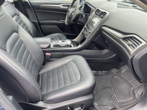 Used 2018 Ford Fusion SE w/ Fusion SE Technology Package FWD image 32