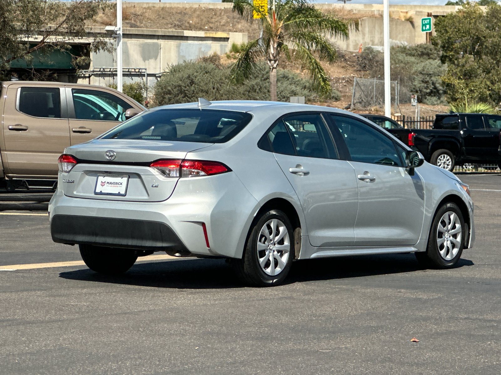 Used 2024 Toyota Corolla LE FWD image 5