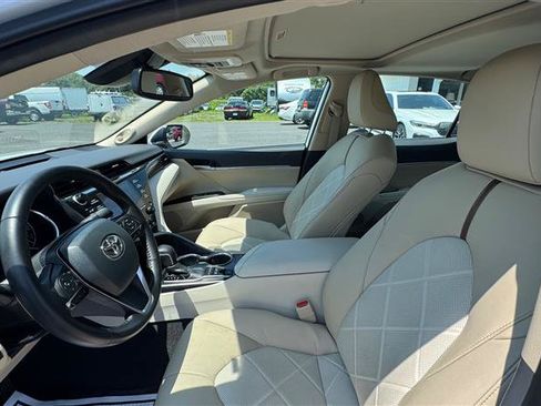 Used 2019 Toyota Camry XLE FWD image 37