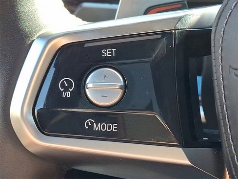 Used 2025 BMW 740i xDrive image 24