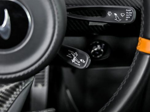 Used 2019 McLaren Senna RWD image 38