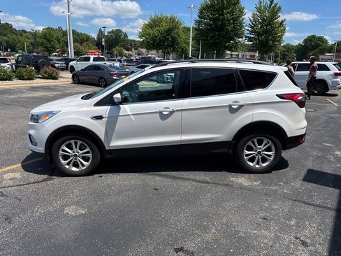 Used 2018 Ford Escape SEL w/ Canadian Touring Package AWD/4WD image 4
