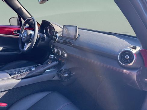 Used 2019 MAZDA MX-5 Miata RF Grand Touring image 18