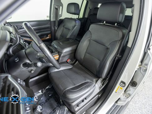 Used 2019 Chevrolet Suburban Premier AWD/4WD image 24