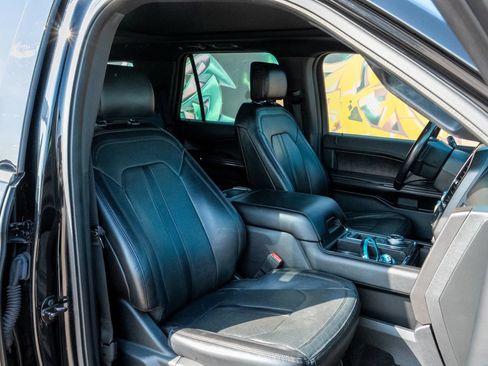 Used 2018 Ford Expedition Limited w/ Equipment Group 301A RWD image 19