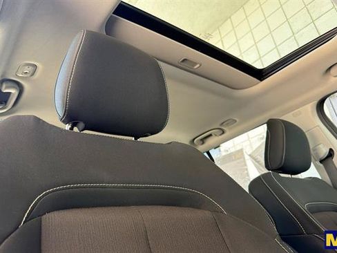 Used 2024 Jeep Grand Cherokee Laredo X RWD image 20