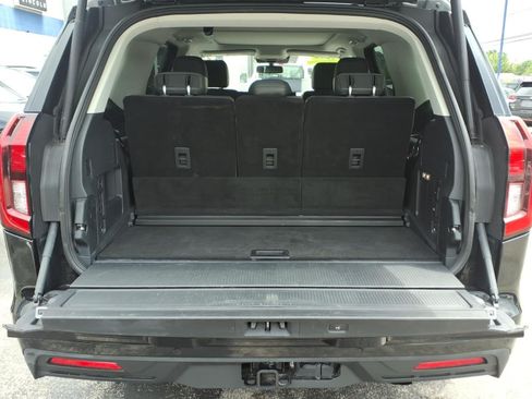Certified 2025 Ford Expedition Active AWD/4WD image 29