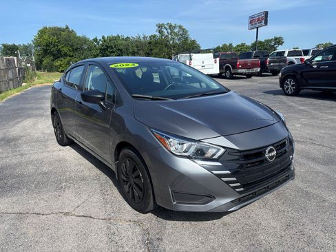 Used 2024 Nissan Versa S w/ Trunk Package FWD image 1