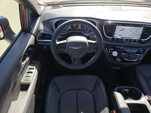 New 2026 Chrysler Pacifica Select w/ S Appearance Package image 28