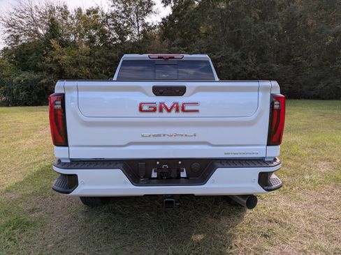 New 2026 GMC Sierra 2500 Denali w/ Denali Reserve Package image 5