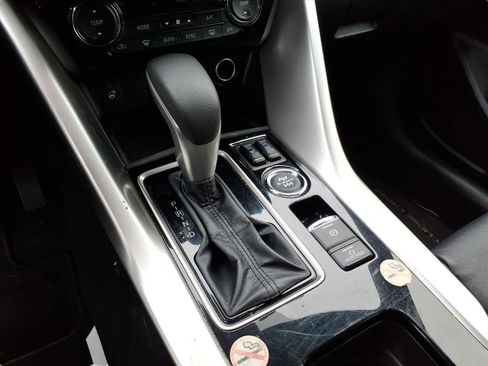 Used 2024 Mitsubishi Eclipse Cross SEL image 16