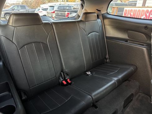 Used 2017 Buick Enclave Leather image 12
