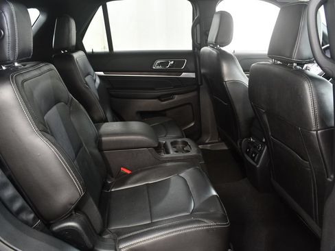 Used 2018 Ford Explorer Limited w/ Equipment Group 301A AWD/4WD image 19