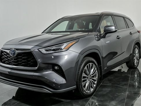 Used 2021 Toyota Highlander Platinum AWD/4WD image 5