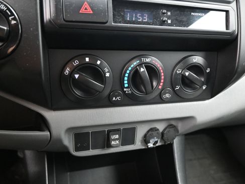 Used 2014 Toyota Tacoma Base image 13