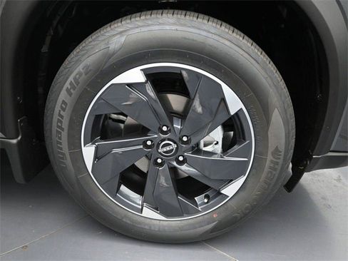 New 2026 Nissan Rogue SV image 30