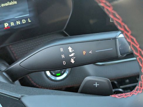 Used 2026 Chevrolet Equinox RS w/ Convenience Package III image 32