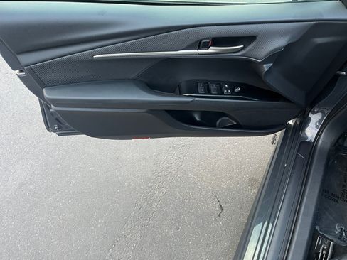 Used 2025 Toyota Camry SE FWD image 9