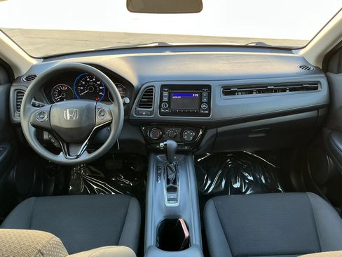 Used 2021 Honda HR-V LX image 16