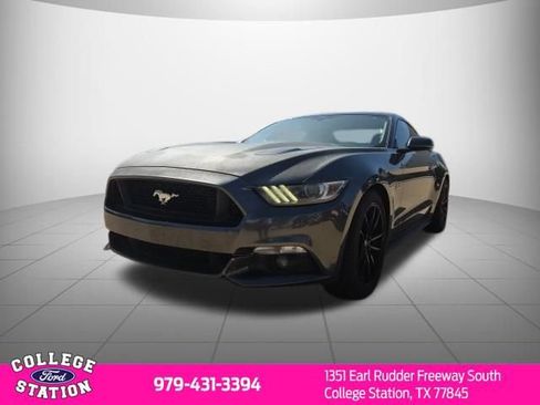 Used 2017 Ford Mustang GT RWD image 3