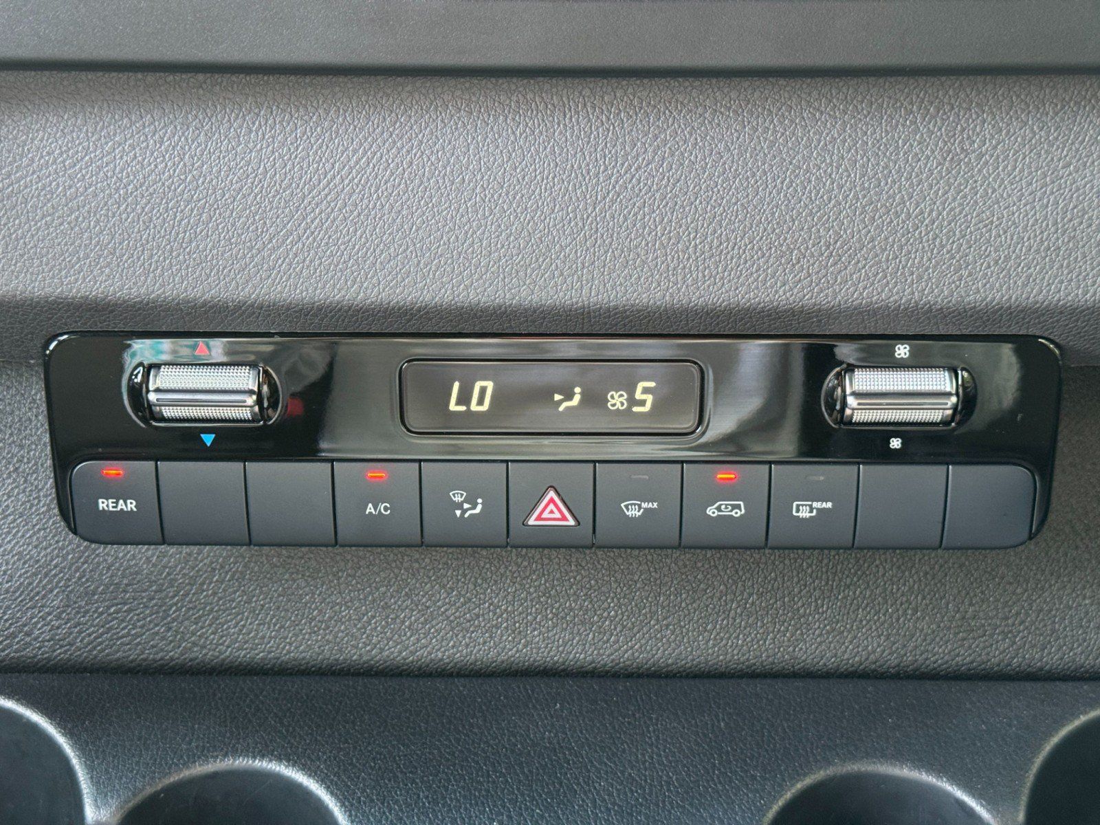 Used 2022 Mercedes-Benz Sprinter 2500 image 28