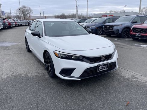 Used 2023 Honda Civic Sport image 1