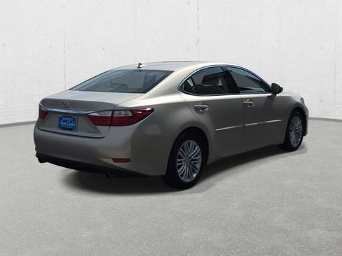 Used 2013 Lexus ES 350 w/ Luxury Pkg FWD image 5