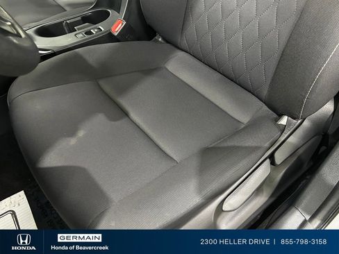 Used 2023 Toyota Corolla LE image 19