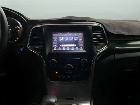 Used 2021 Jeep Grand Cherokee Laredo RWD image 19