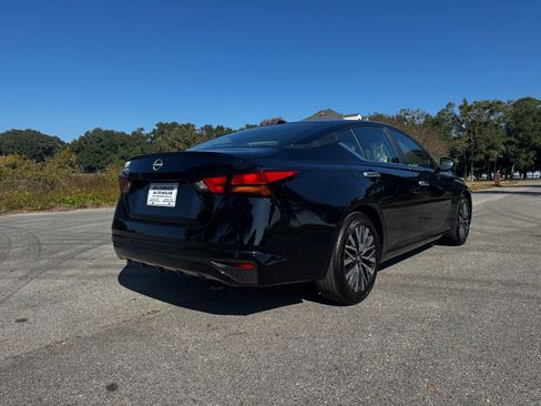 Used 2025 Nissan Altima 2.5 SV image 5