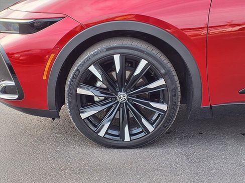 Used 2023 Toyota Crown Platinum image 25