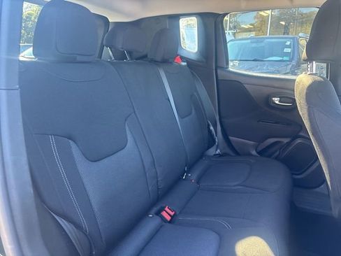 Used 2021 Jeep Renegade Sport image 18