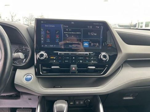 Used 2021 Toyota Highlander Limited image 16