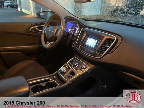 Used 2015 Chrysler 200 Limited w/ Convenience Group FWD image 10