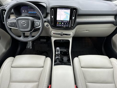 Used 2023 Volvo XC40 B5 Plus w/ Protection Package Premier AWD/4WD image 13