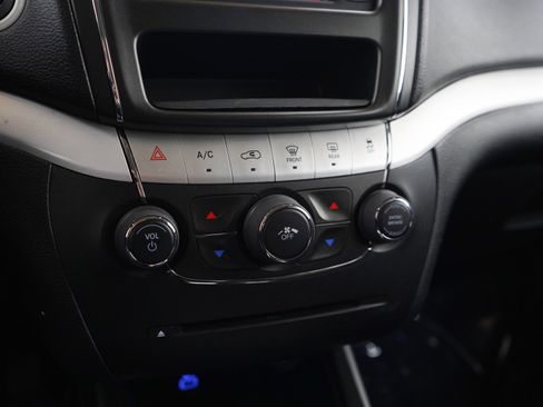 Used 2020 Dodge Journey SE FWD image 22