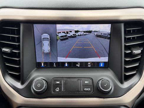 Used 2023 GMC Acadia Denali w/ Denali Technology Package AWD/4WD image 11